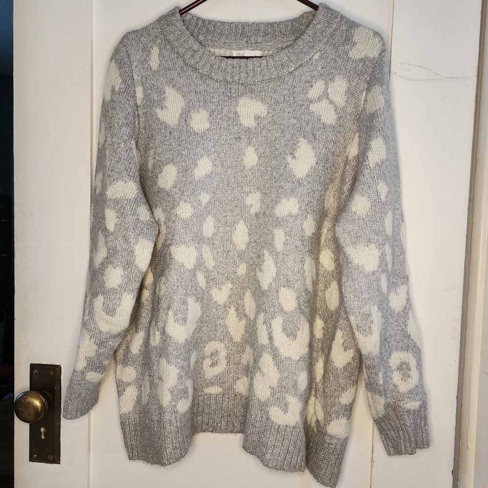 Sweater gray with white